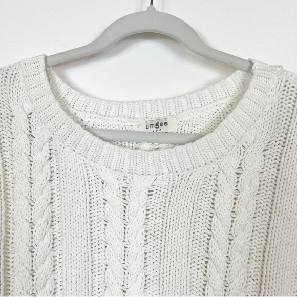 Umgee CableKnit Fringe Sweater Creamy White Size Medium - Picture 2 of 10